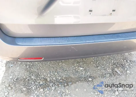 2011 Toyota Sienna Le V6 from USA, damaged, VIN 5TDKK3DC0BS112256